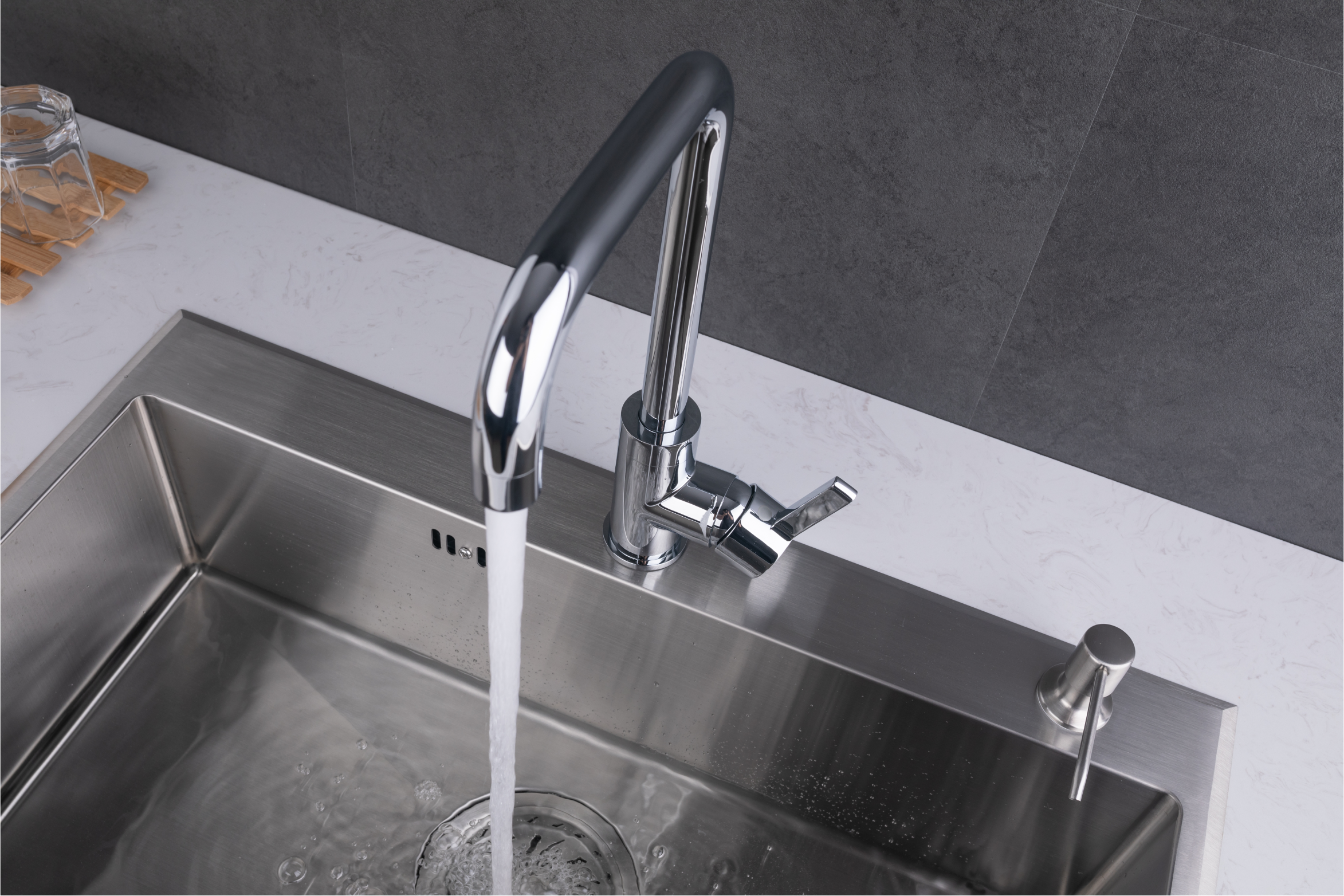 Kitchen tap - Brass - Hot & cold