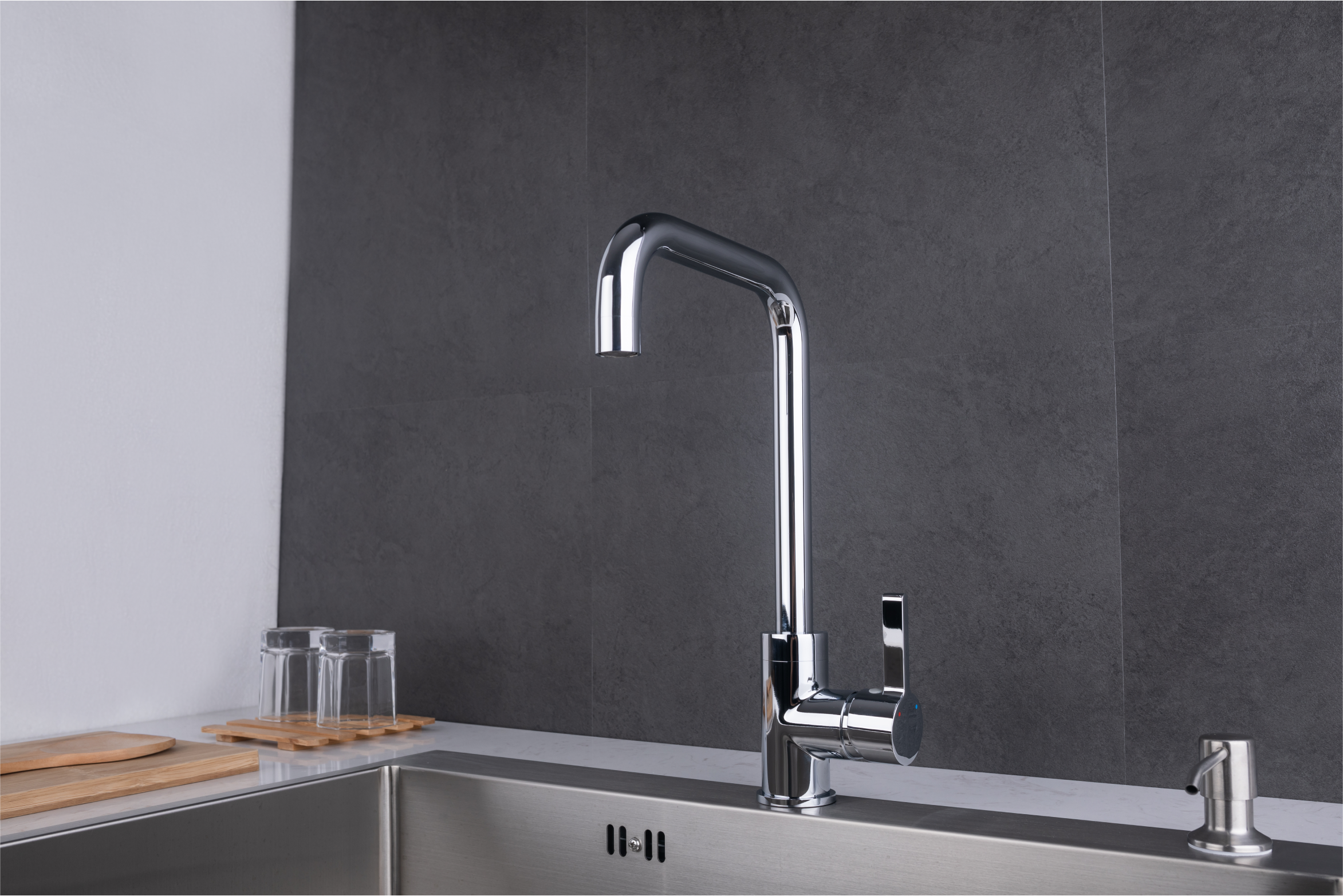 Kitchen tap - Brass - Hot & cold