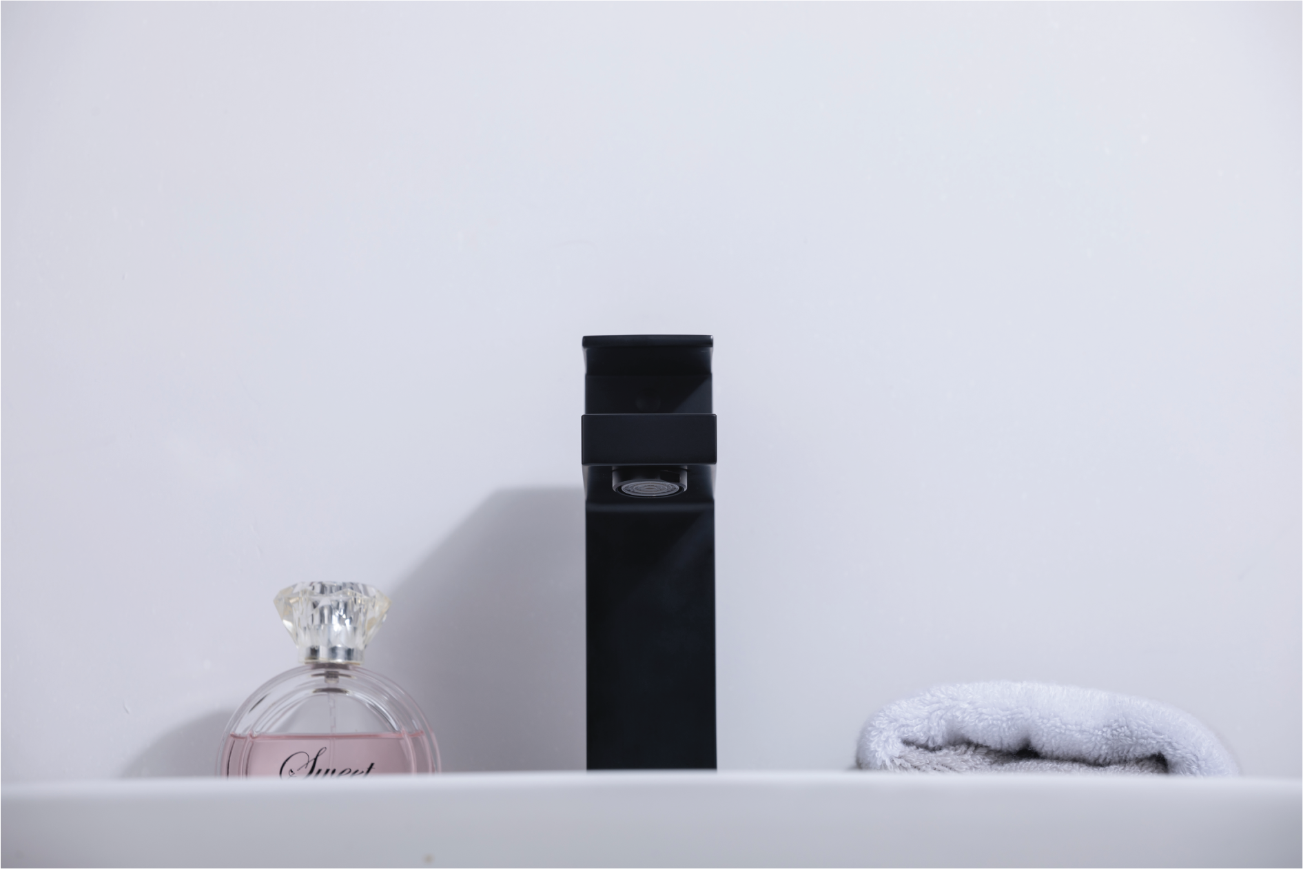 Basin tap - Brass - Matte black -  Hot & cold
